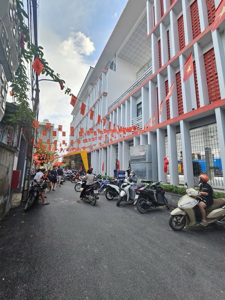 Nhà Phú Thượng Tây Hồ 36m² giá 5.65 tỷ - Sổ đỏ vuông vắn, cho thuê ngay!