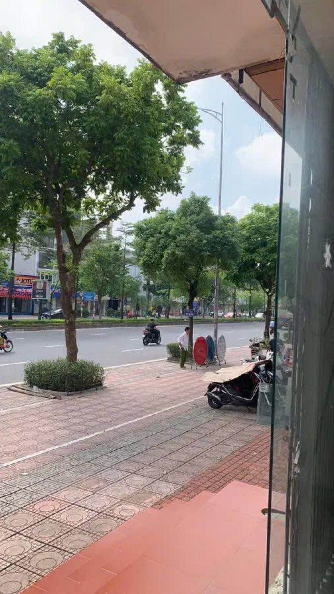 Nhà mặt phố Ngô Gia Tự, Long Biên 107m² giá 48 tỷ - Kinh doanh đỉnh cao!