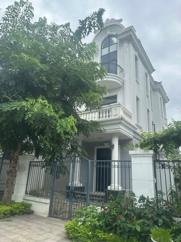 Townhouse Vinhomes Imperia Hải Phòng 198m² giá 26.8 tỷ - Mặt sông, View công viên tuyệt đẹp!