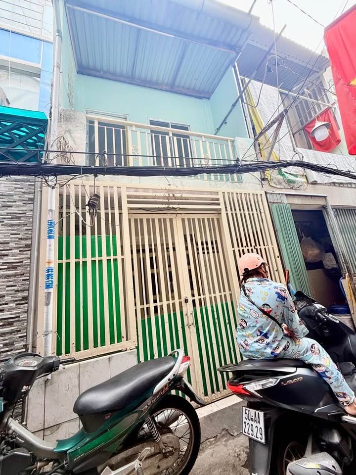 Nhà riêng Quận 4, Hẻm 1 Lê Quốc Hưng, 26m² giá 3.6 tỷ - Hoàn công 48m², thuận tiện di chuyển!