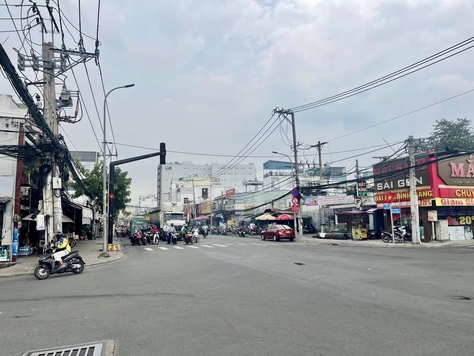 Nhà đẹp Hẻm 4M Huỳnh Tấn Phát, 79m² giá 6.9 tỷ - Siêu tiện ích gần Phú Mỹ Hưng!