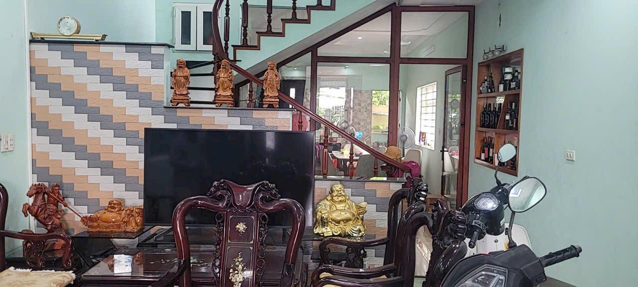 Nhà 2 tầng Giếng Đáy, Hạ Long 100m² giá 4 tỷ - Ô tô đỗ cửa, sổ đỏ chính chủ!