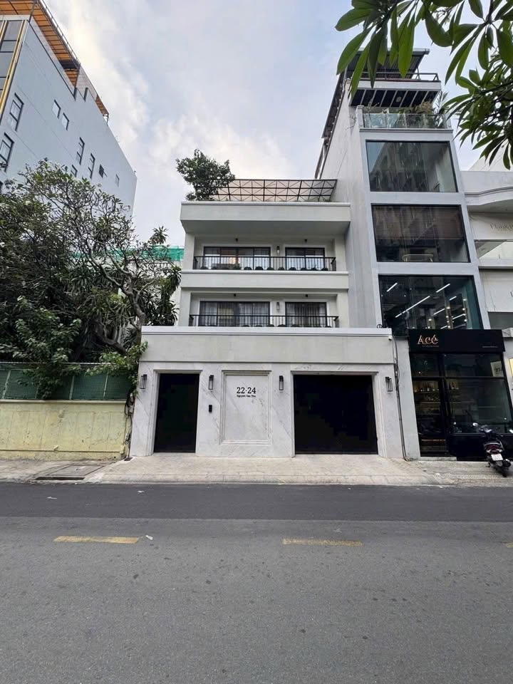 FrontHouse đường Nguyễn Văn Thủ, Quận 1, diện tích 123.5m² - Nội thất sang trọng, giá 85 tỷ!