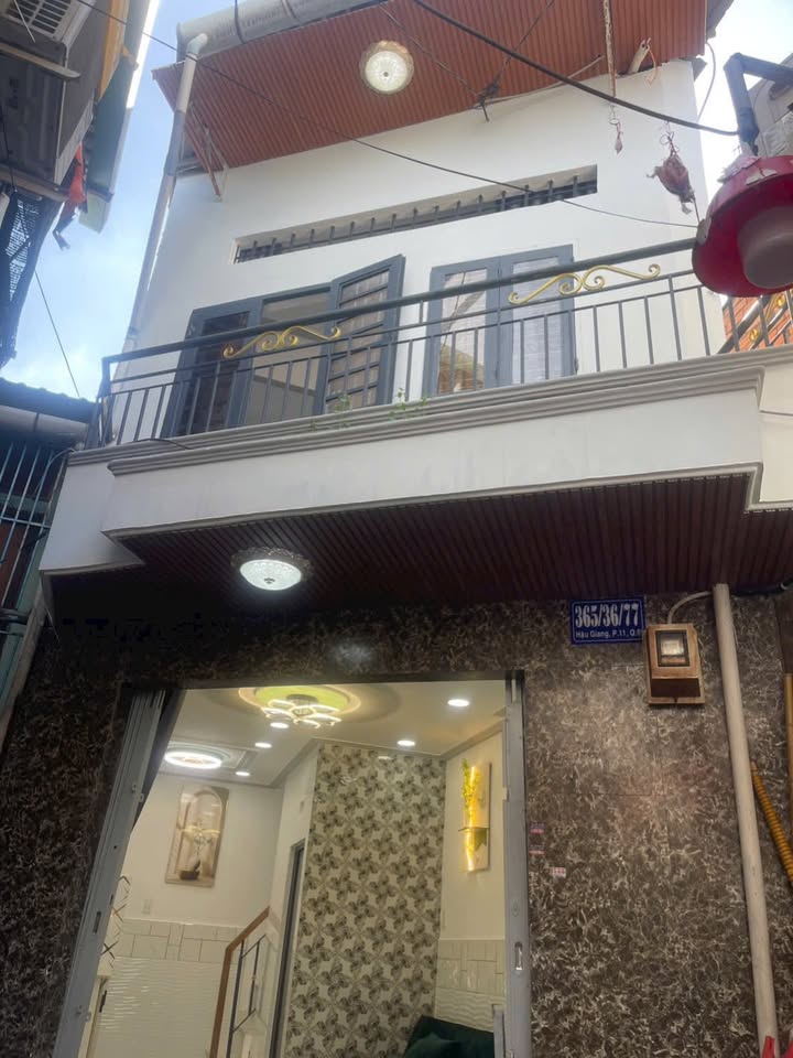 Nhà nhỏ quận 6 đường Hậu Giang 18m² giá 2.4 tỷ - Cơ hội đầu tư tuyệt vời!