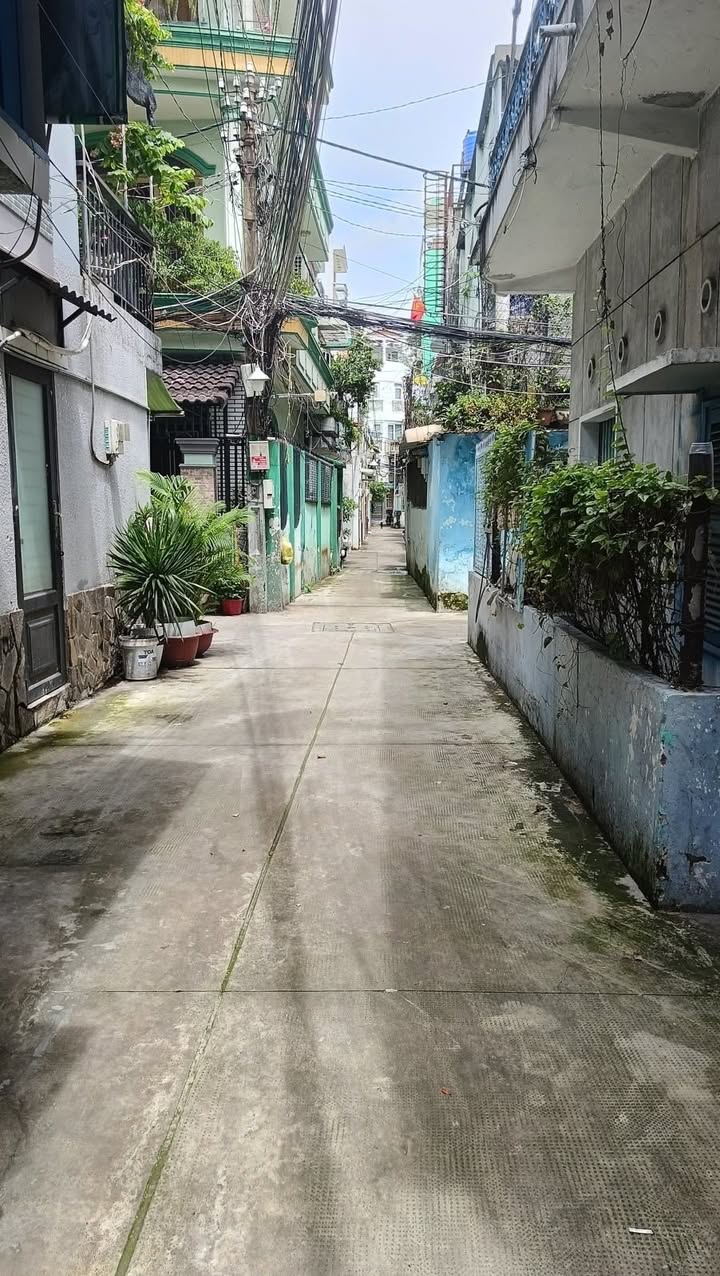 Nhà cấp 4 hẻm Tô Hiến Thành Q10 52m² giá 4.2 tỷ - Vị trí đẹp, tiện lợi!