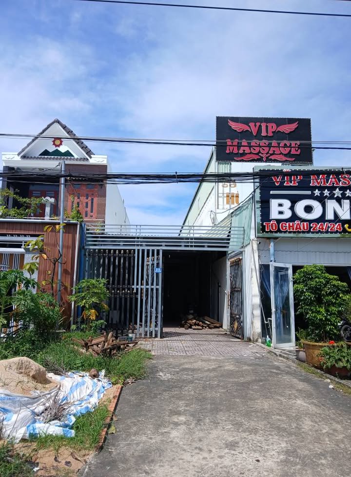 Cho thuê mặt bằng 300m² tại Nguyễn Văn Cừ, An Thới - Phù hợp kinh doanh đa dạng!