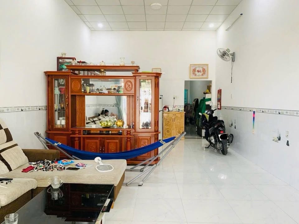 Nhà phố Cam Phú Cam Ranh 105m² giá 2.3 tỷ - Ô tô vào tận nhà!