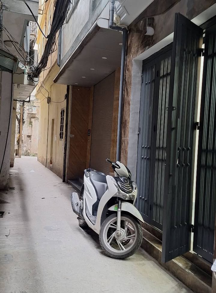 Nhà riêng ngõ 79 Cầu Giấy 29m² giá 7 tỷ - 2 mặt thoáng, gần hồ!