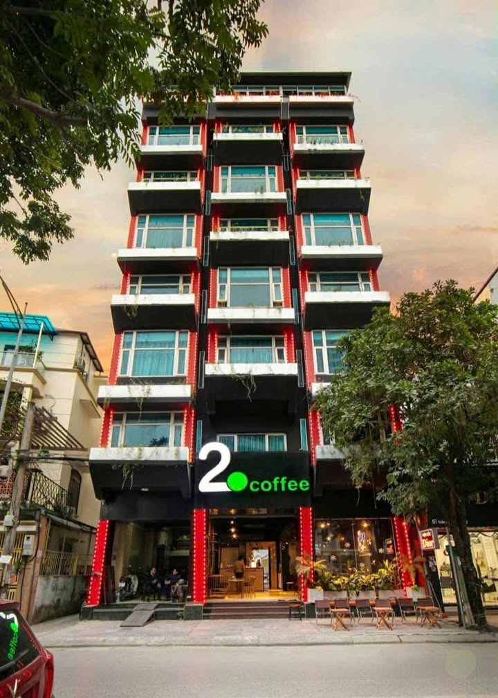 Khách sạn 8 tầng mặt phố Trần Quốc Vượng Cầu Giấy 131m² giá 83 tỷ - Lô góc 3 mặt thoáng!