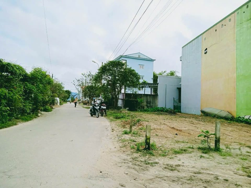 Đất nền lô góc 2 mặt tiền đường Khúc Thừa Dụ, 200m² giá 3.9 tỷ - Đầu tư sinh lời cao!