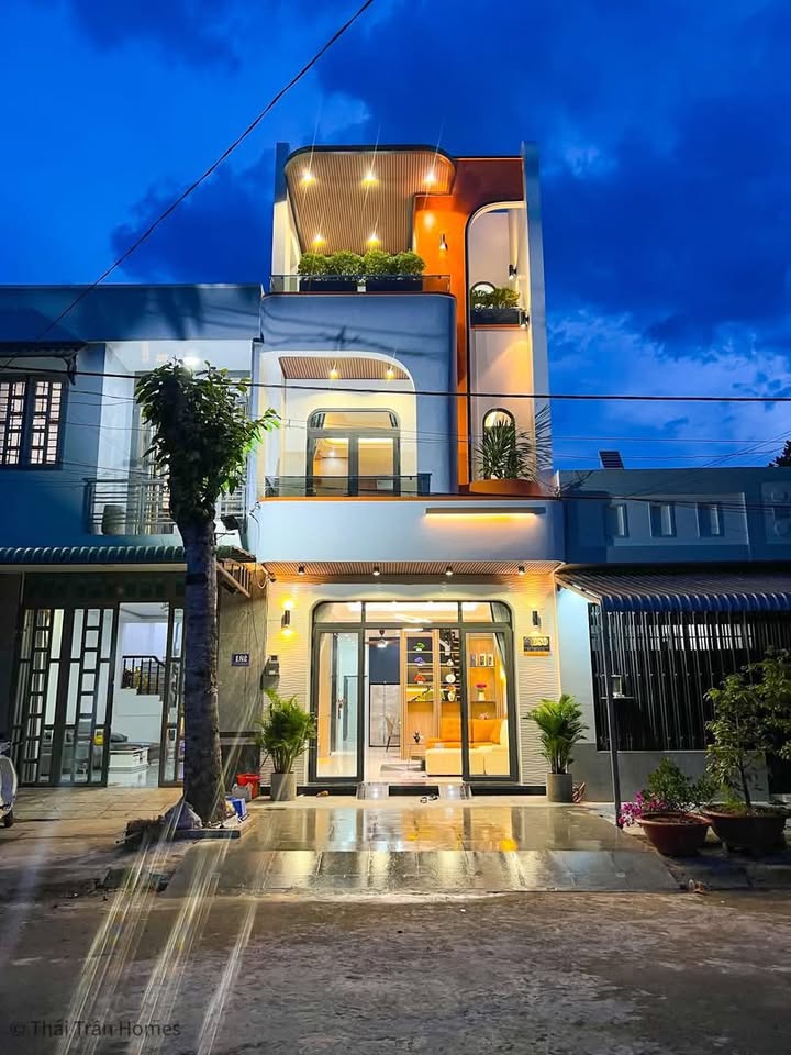 Nhà mới xây KDC Hồng Loan, 85m² giá 5.89 tỷ - Full nội thất cao cấp!