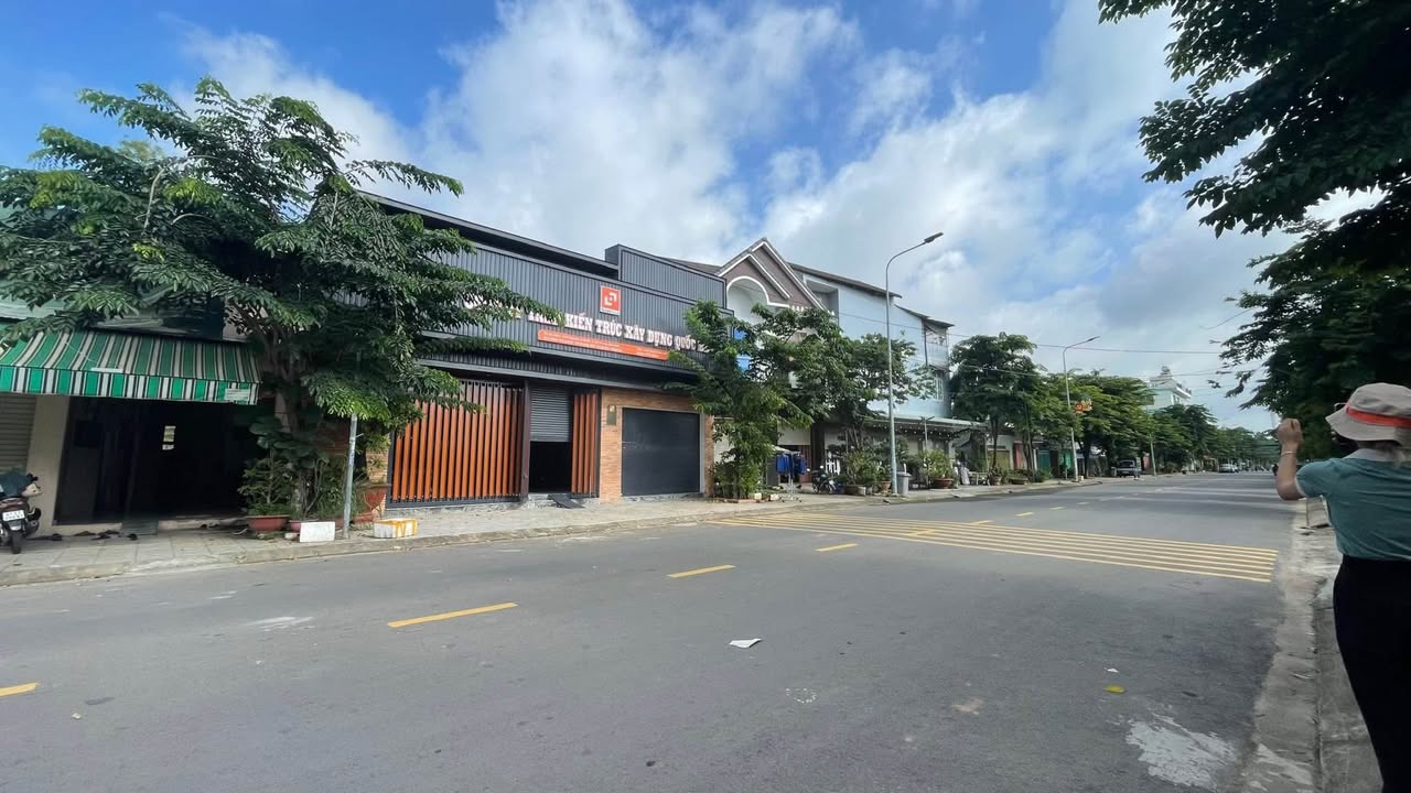 Nhà mặt tiền kinh doanh 2 mặt tiền Trảng Bom 93m² giá 5,2 tỷ - Cơ hội vàng cho nhà đầu tư!