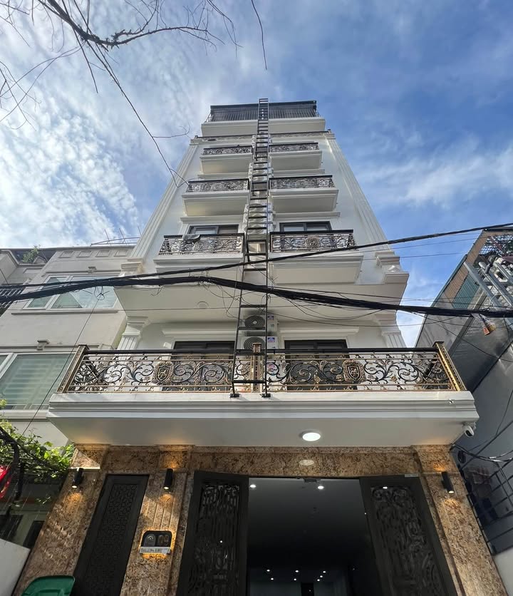 Tòa nhà Dòng Tiền Minh Khai 102m² giá 30 tỷ - Doanh thu 120 triệu/tháng!