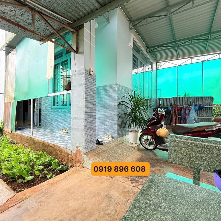 Nhà 2 mặt tiền TT Liên Nghĩa 180m² giá 2.5 tỷ - Chính chủ, thương lượng tốt!