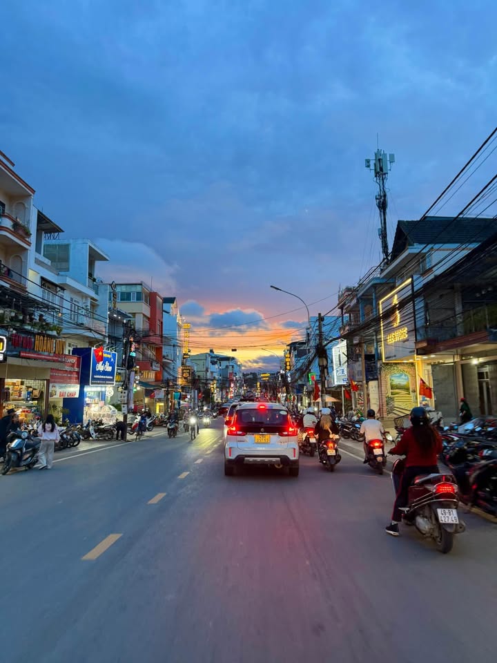 Nhà mặt tiền Nguyễn Công Trứ, Đà Lạt 75m² giá 14.8 tỷ - Đầu tư sinh lời ngay!