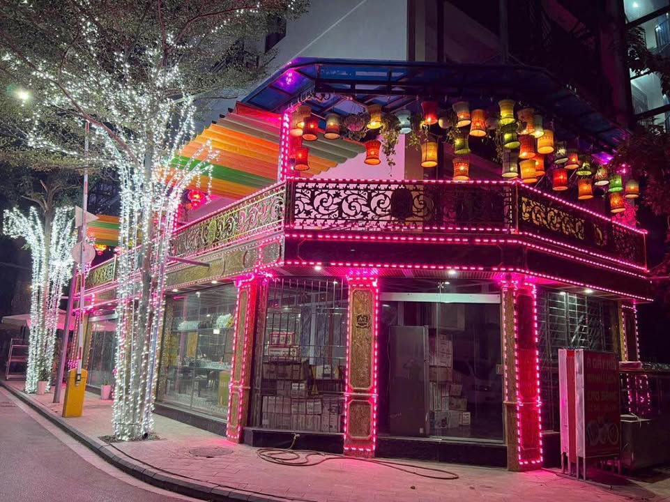 Bán Nhà Mặt Phố Trịnh Văn Bô 135m² giá 50 tỷ - Kinh doanh sầm uất, ô tô vào tận nơi!