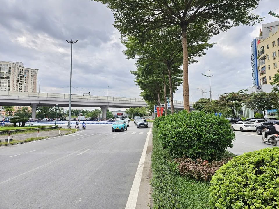 Nhà đẹp Phạm Văn Đồng Xuân Đỉnh 42m² giá 7 tỷ - Sổ đỏ chính chủ, 2 mặt thoáng!