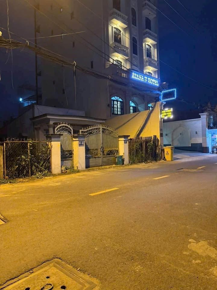 Bán nhà mặt tiền đường Tân Thới Hiệp 14, Quận 12, 450m² - Vị trí đẹp, thích hợp đầu tư!