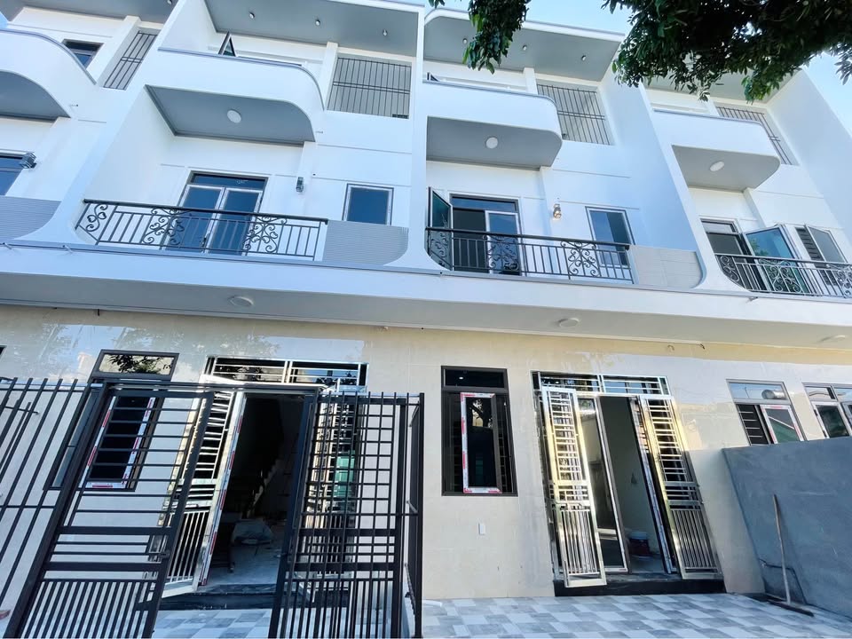 Nhà đẹp 3 tầng Trần Hưng Đạo 60m² giá 2 tỷ - Sẵn sàng bàn giao!