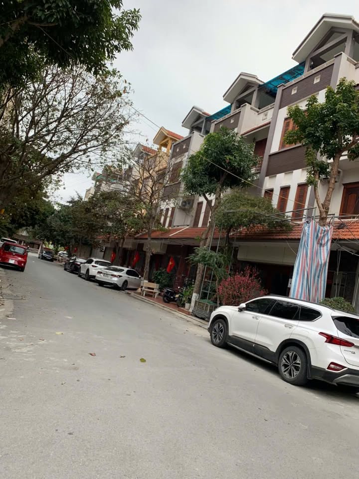 Đất nền mặt tiền Lê Văn Hiến, Bắc Từ Liêm 71m² giá 1.95 tỷ - Chính chủ cần bán gấp!