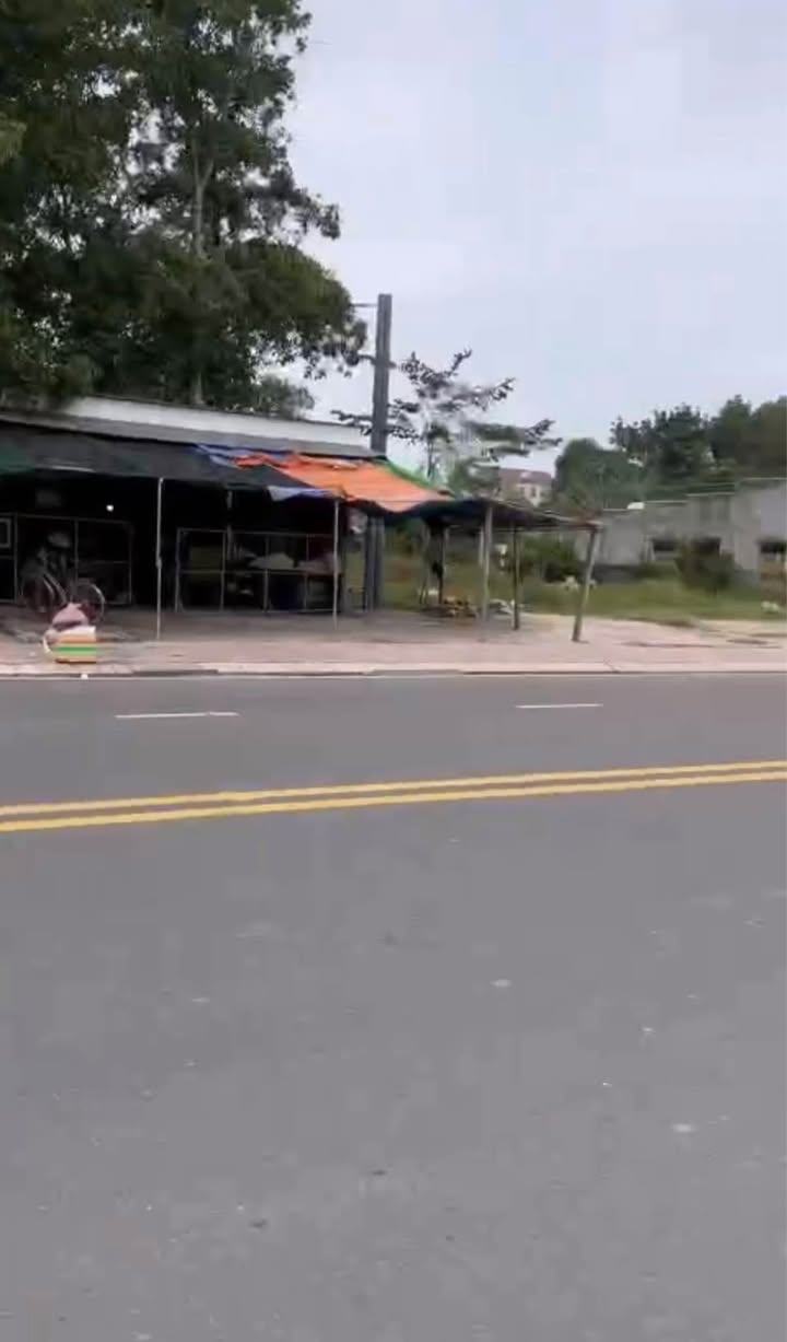 Nhà mặt tiền đường Nguyên Chí Thanh 250m² giá 2.15 tỷ - Cơ hội đầu tư hấp dẫn!