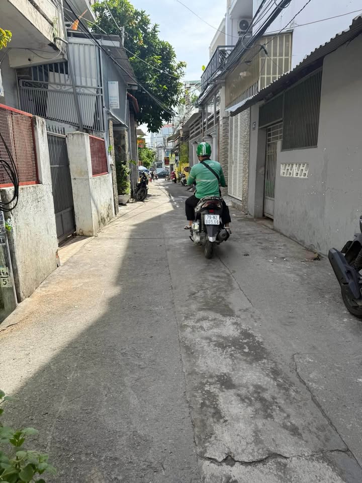 Nhà 2 mặt tiền 69 Phan Đình Giót, Nha Trang - Giá 2.1 tỷ, Sổ hồng chính chủ!