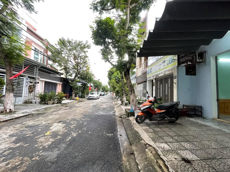 Nhà bán tại Mỹ An, Đà Nẵng 88m² giá 9 tỷ - Gần khán đài pháo hoa!