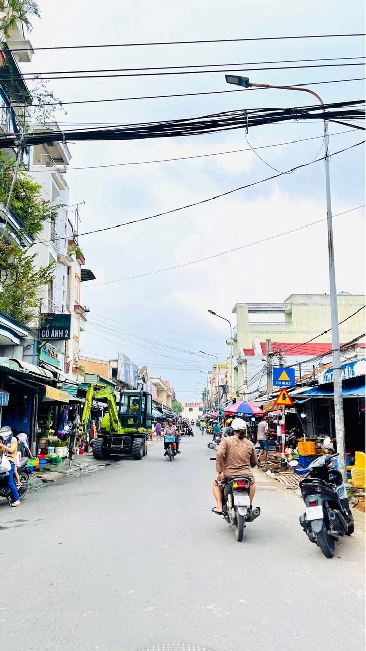 Nhà riêng Dĩ An 64m² giá 3.4 tỷ - Sổ hồng chính chủ, gần chợ Dĩ An 1!