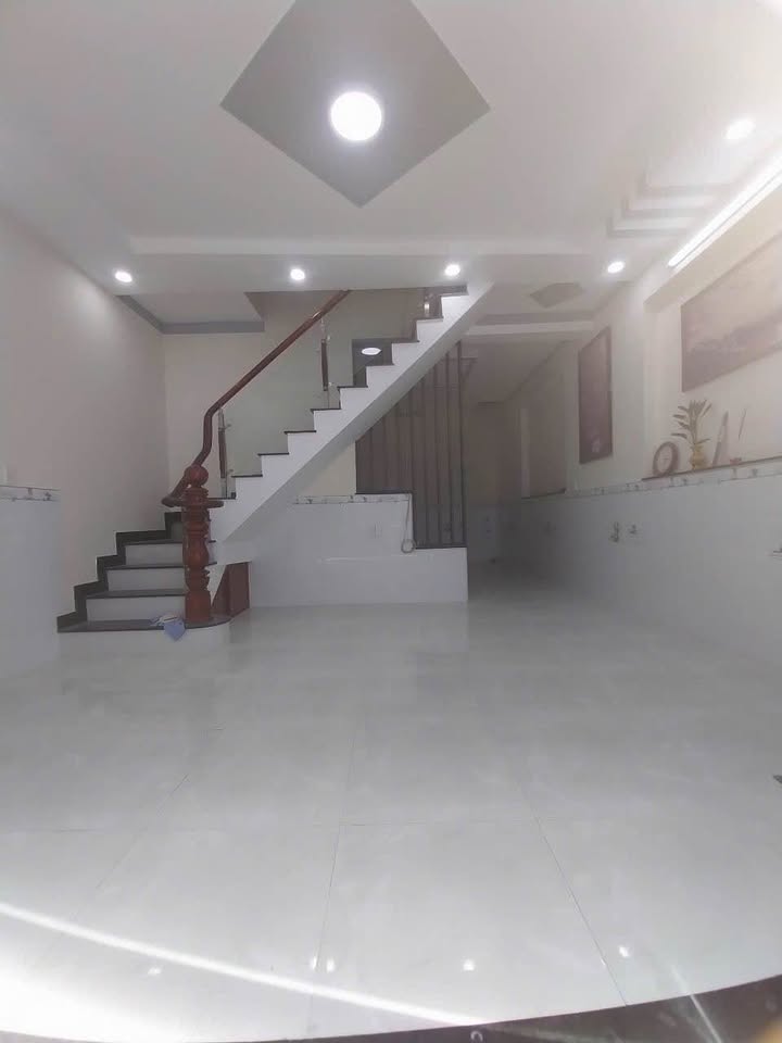 Nhà riêng Dĩ An 50.3m² giá 2.4 tỷ - Vị trí trung tâm tiện ích