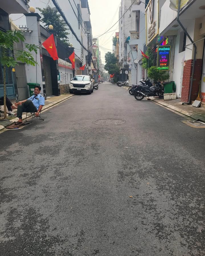 Nhà riêng 654/ Cộng Hòa, phường 13, Tân Bình 18.36m² giá 3.55 tỷ - Vị trí đẹp, thuận tiện!