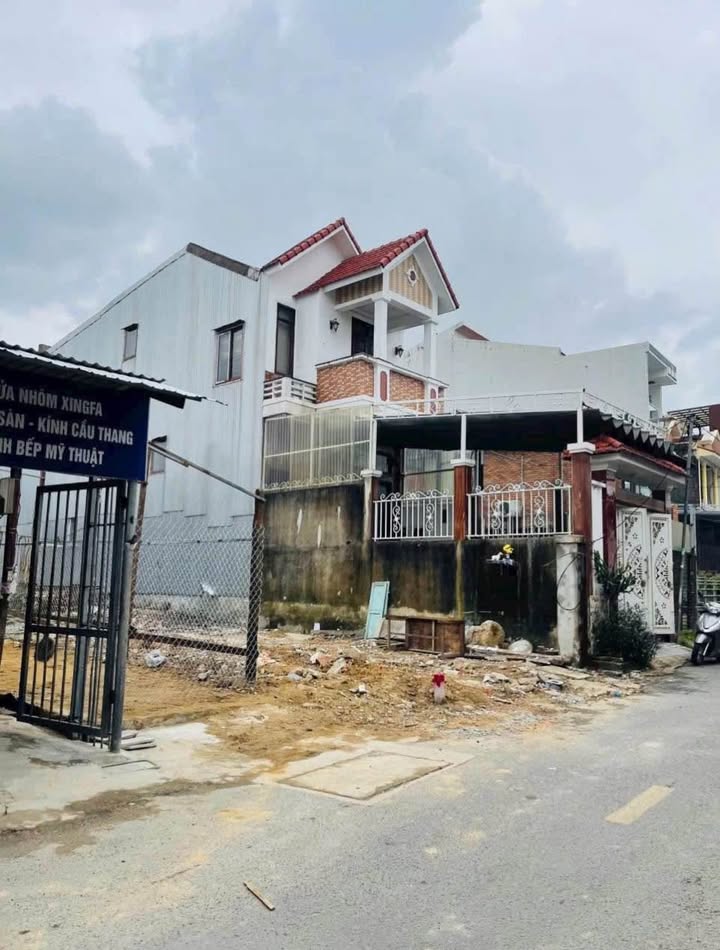 Bán FrontHouse mặt tiền Dương Văn An, Xuân Phú, 121m² - Vị trí đắc địa tại TP Huế!