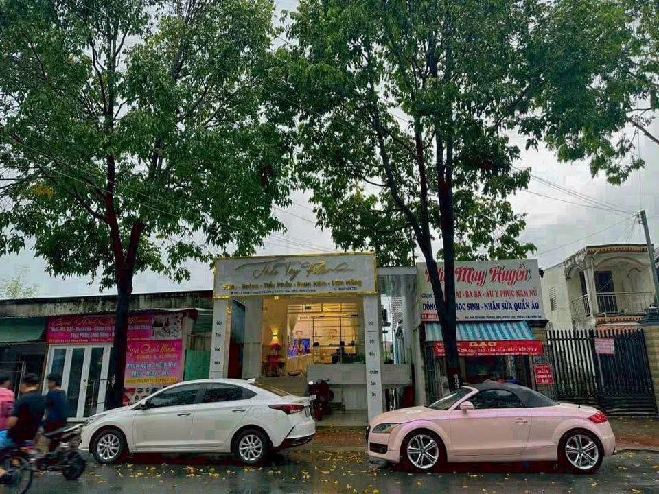 Bán nhà mặt tiền Lê Hồng Phong, Phú Thọ, Thủ Dầu Một, 200m² - Giá chỉ 8.2 tỷ!