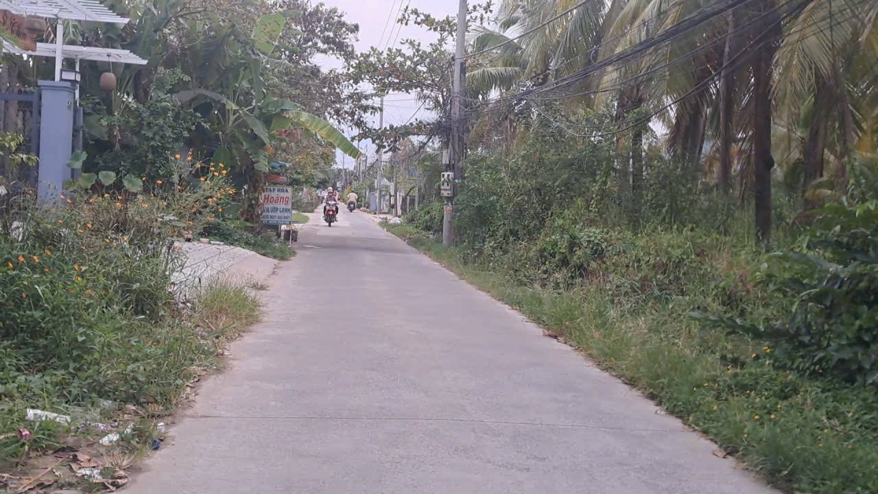 Đất Phú Tân, Vĩnh Long 650m² giá 3.12 tỷ - Sổ đỏ chính chủ, cây trái sum suê!