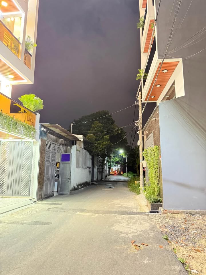 Nhà phố Tân Chánh Hiệp 100m² giá 7.95 tỷ - Full nội thất cao cấp, ô tô vào tận nơi!