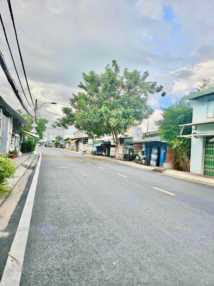 Nhà mặt tiền Tân Xuân Trung Chánh 1, Hóc Môn, 257m² chỉ 10.5 tỷ - Cơ hội vàng cho đầu tư!