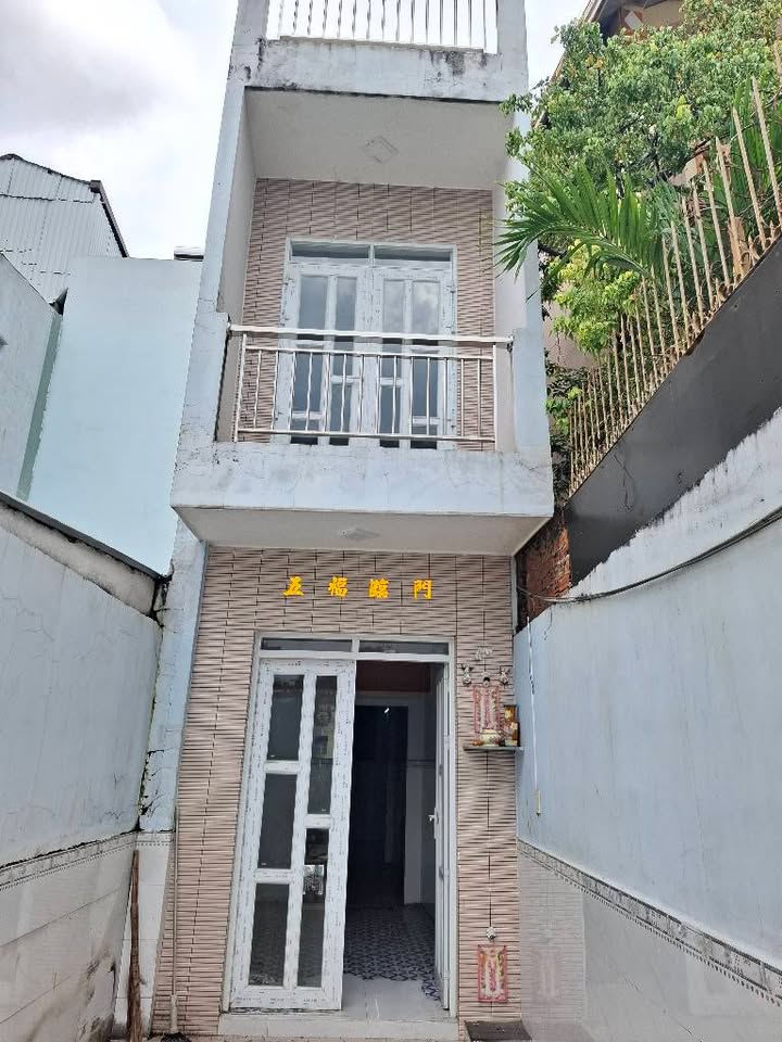 Nhà mặt tiền Lò Gốm, Quận 6, 48.7m² giá 6.5 tỷ - Kinh doanh sầm uất!