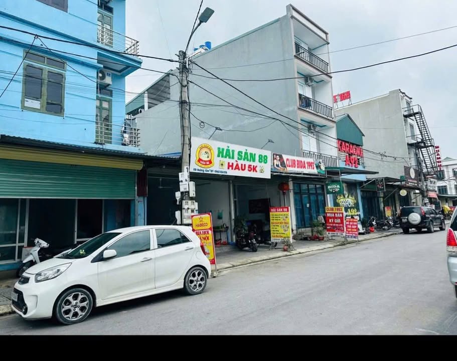 Nhà 3 tầng 1 tum tại Thị Trấn Bá Hiến, 100m² giá 5.7 tỷ - Đầu tư sinh lời ngay!