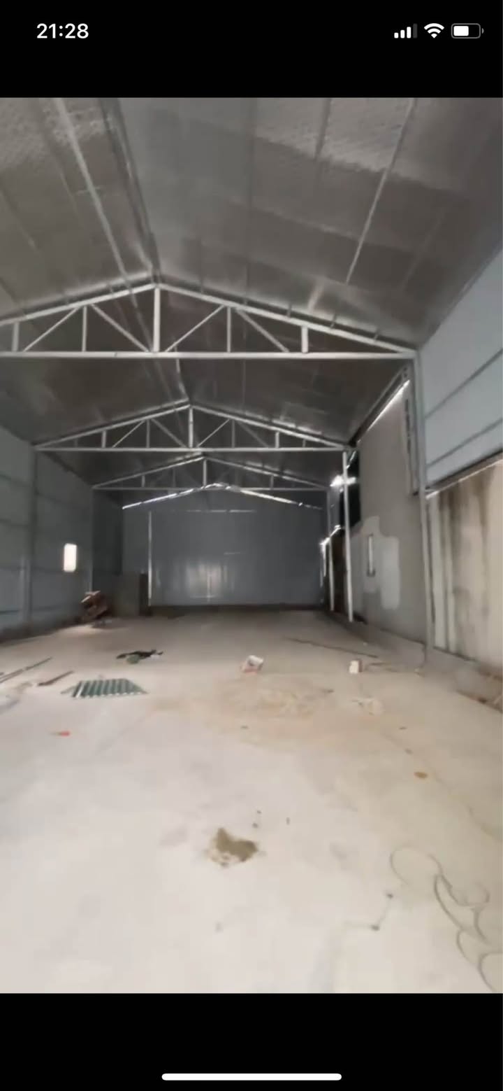 Cho thuê kho xưởng mặt tiền đường Nguyễn Tất Thành, Phúc Yên 310m² - Sẵn sàng hoạt động!