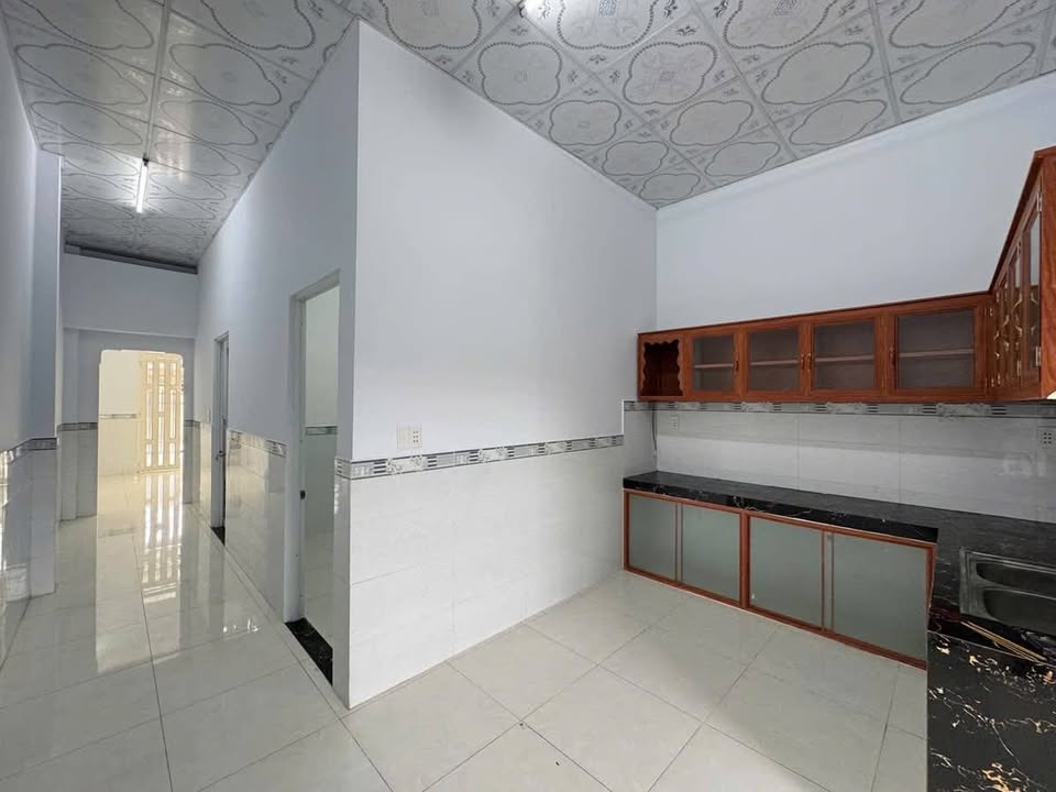 Nhà cấp 4 mặt tiền đường Lộc Trung 110m² giá 1.9 tỷ - Khu dân cư đông đúc!