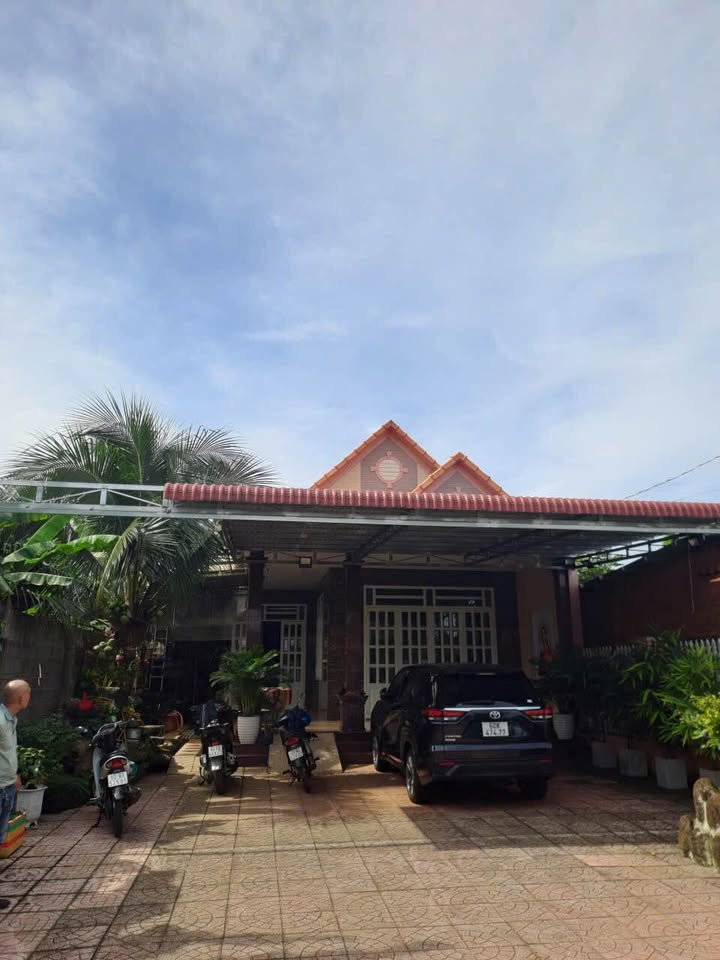 Bán nhà mặt tiền đường Ruộng Tre, Long Khánh 378m² giá 3.9 tỷ - Sổ đỏ chính chủ