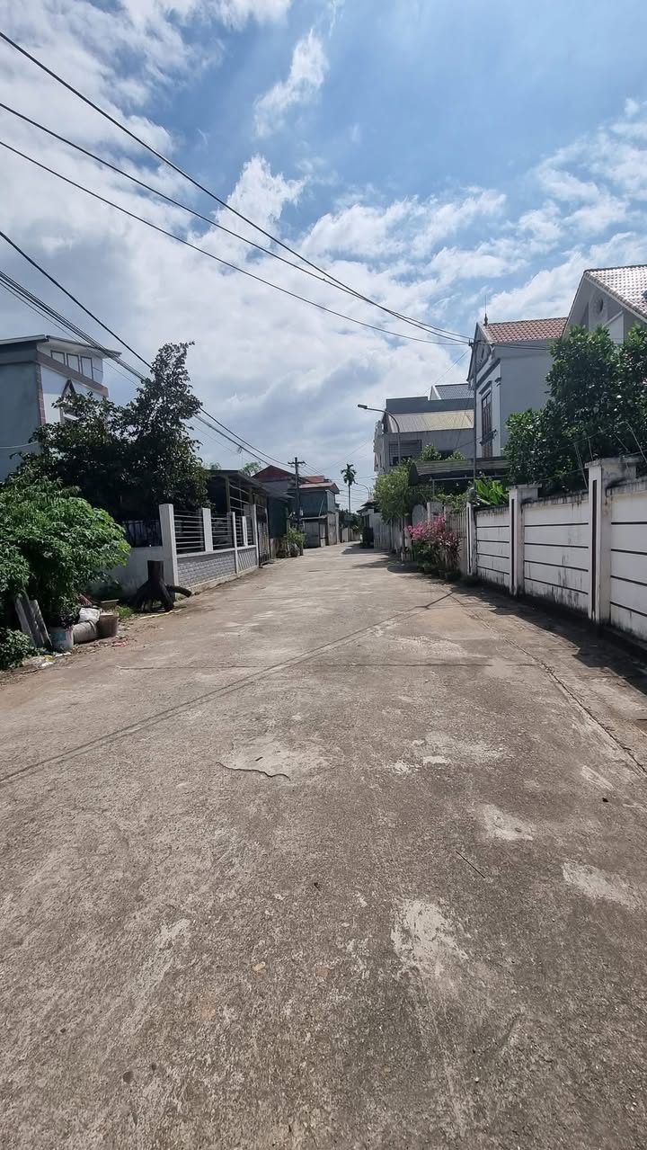 Đất nền khu 2 Thị Trấn Tứ Trưng, Vĩnh Tường 80m² giá 2 tỷ - Đầu tư nhanh chóng!