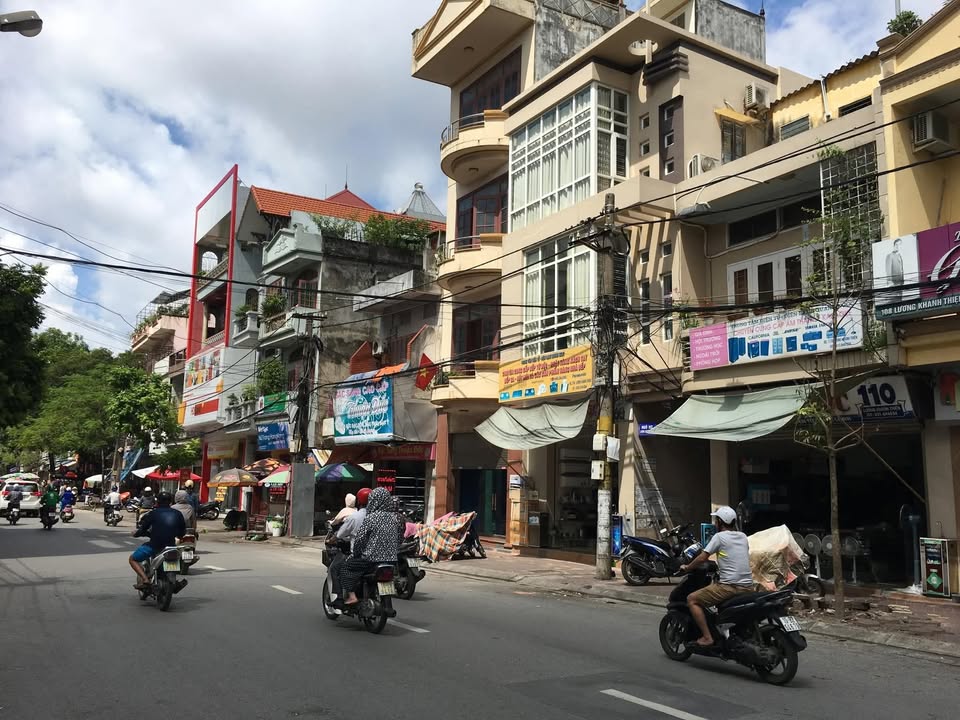 Nhà mặt tiền cho thuê 170m² tại phố Lương Khánh Thiện - Giá chỉ 30 triệu/tháng!