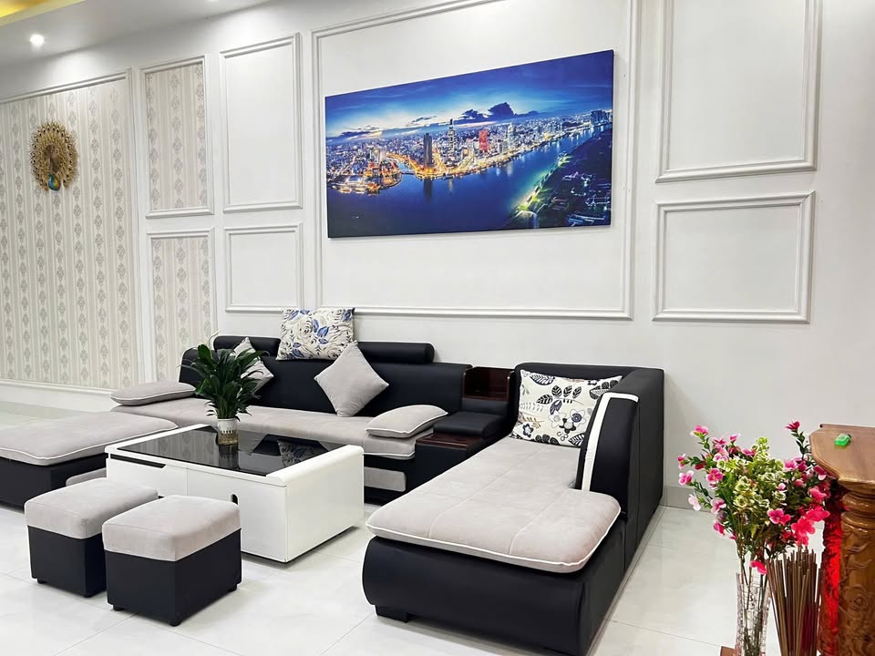 Nhà cho thuê mặt tiền Phan Huỳnh Điểu, Ngũ Hành Sơn, Đà Nẵng 400m² - Nội thất đầy đủ, giá chỉ 18 triệu/tháng!