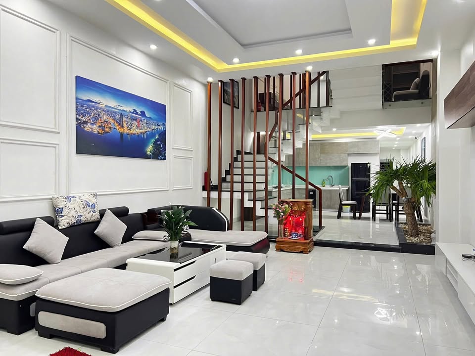 Nhà nguyên căn cho thuê tại Phan Huỳnh Điểu 400m² giá 18 triệu - Full nội thất hiện đại!