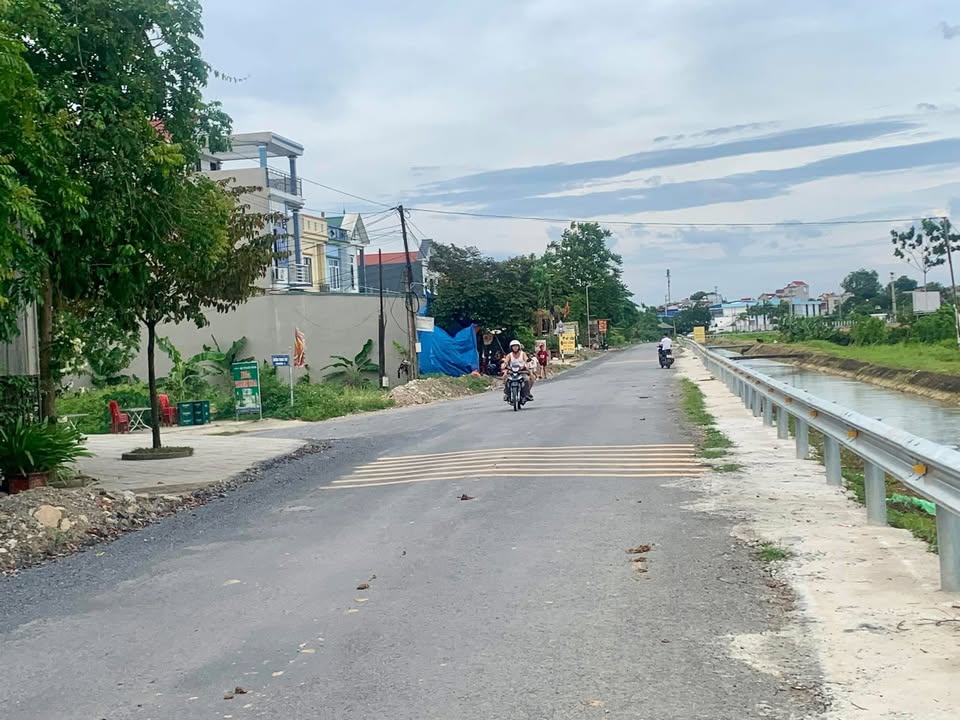 Đất thổ cư Thôn 1, xã Xuân Giang, 100m² giá 1 tỷ - Tiện ích đầy đủ!