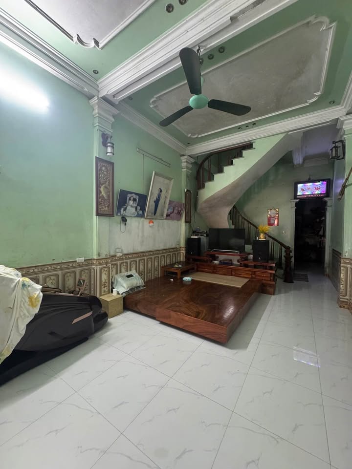 Nhà phố 2,5 tầng Bạch Đằng, Quảng Hưng 70m² giá 3.78 tỷ - Đầu tư sinh lời tuyệt vời!