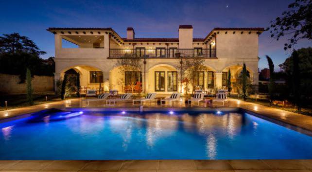 FrontHouse mặt phố Đại Cồ Việt, Hà Nội 98m² giá 53.5 tỷ - Đầu tư sinh lời cực tốt!