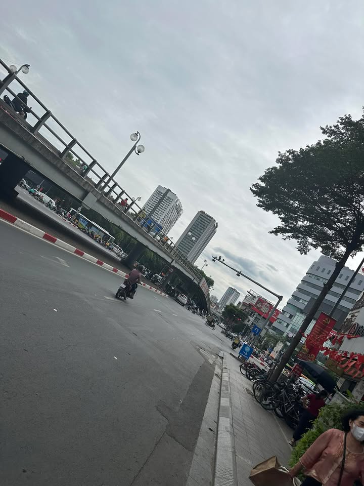 Nhà mặt phố Tây Sơn, Đống Đa 52m² giá 22 tỷ - Vị trí đắc địa ngay ngã tư