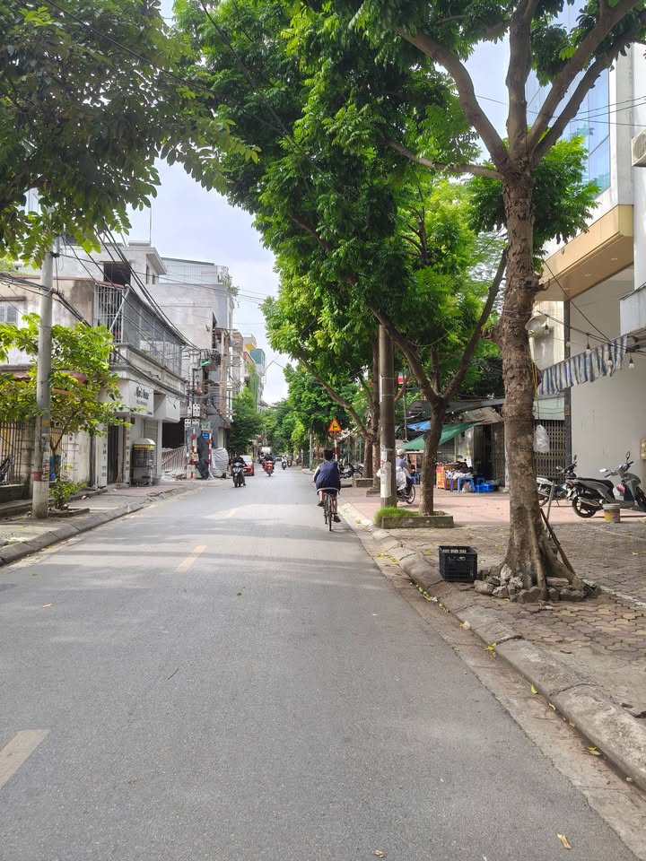 Nhà phố 5 tầng Hoàng Mai 40m² giá 8 tỷ - Thiết kế hiện đại, vị trí đẹp!