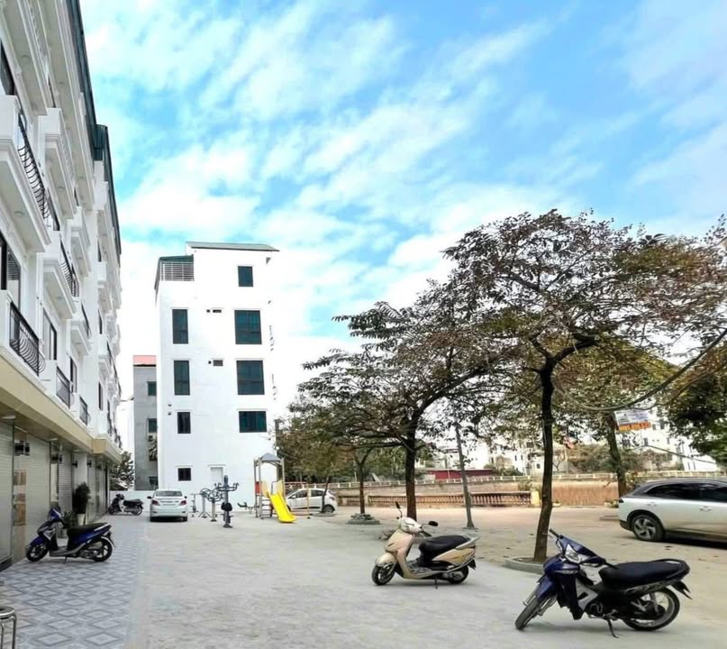 Nhà Liên Mạc 30m² giá 4.98 tỷ - Ngay hồ điều hòa, sân chơi rộng